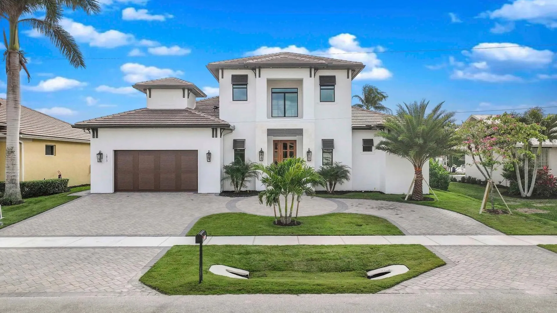 1813 Menorca Court * Marco Island