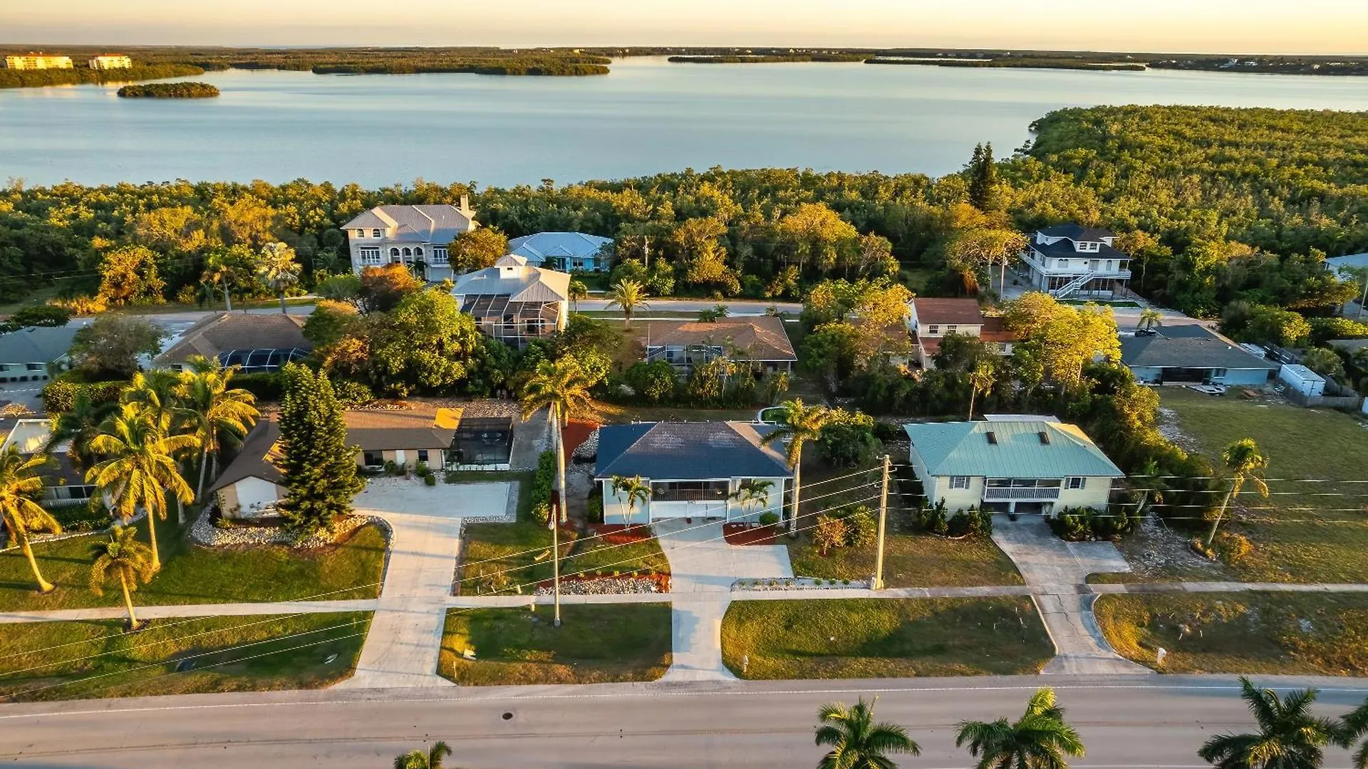 Villa Casa Marco - Heated Pool, Game Room, Mini Golf Marco Island