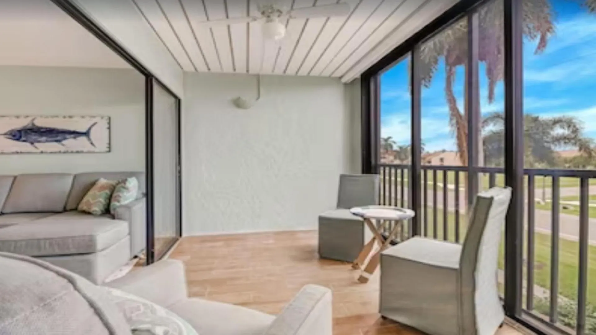 Holiday home Cozy 1 Bedroom With Pool Access *