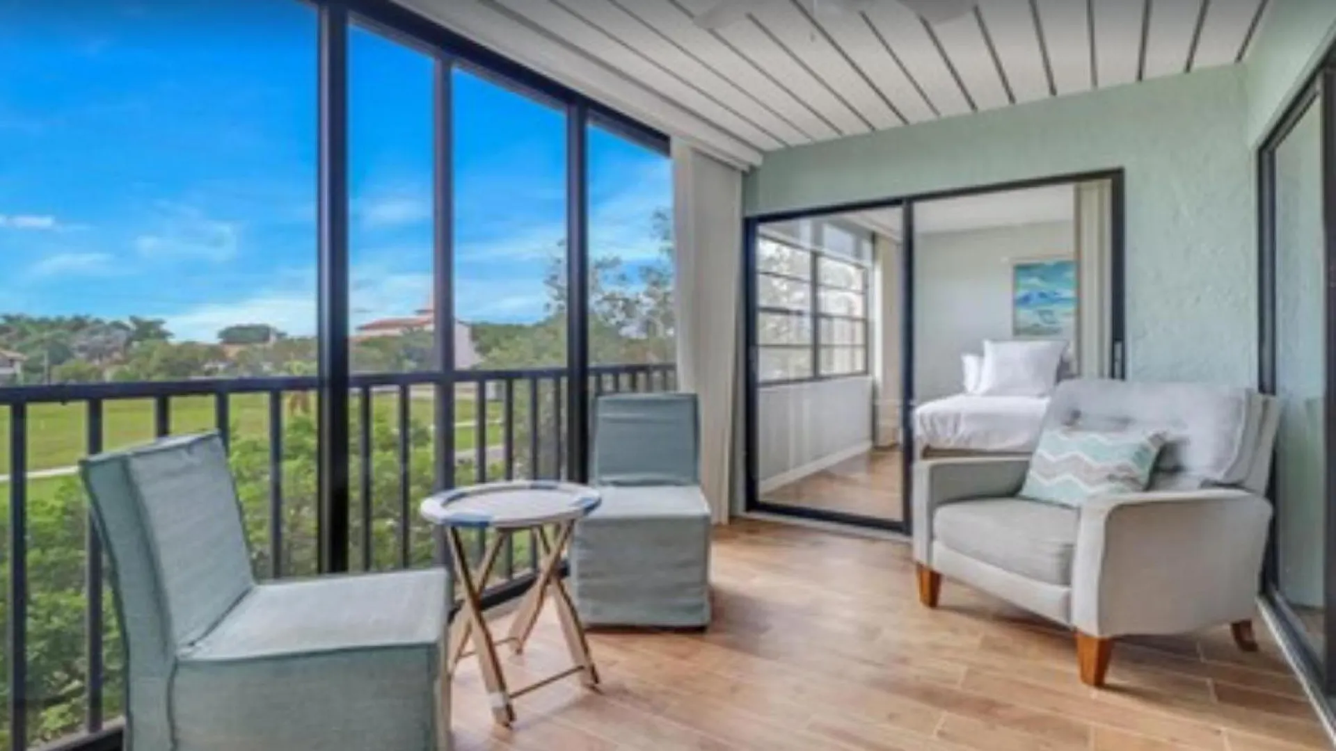 Holiday home Cozy 1 Bedroom With Pool Access *