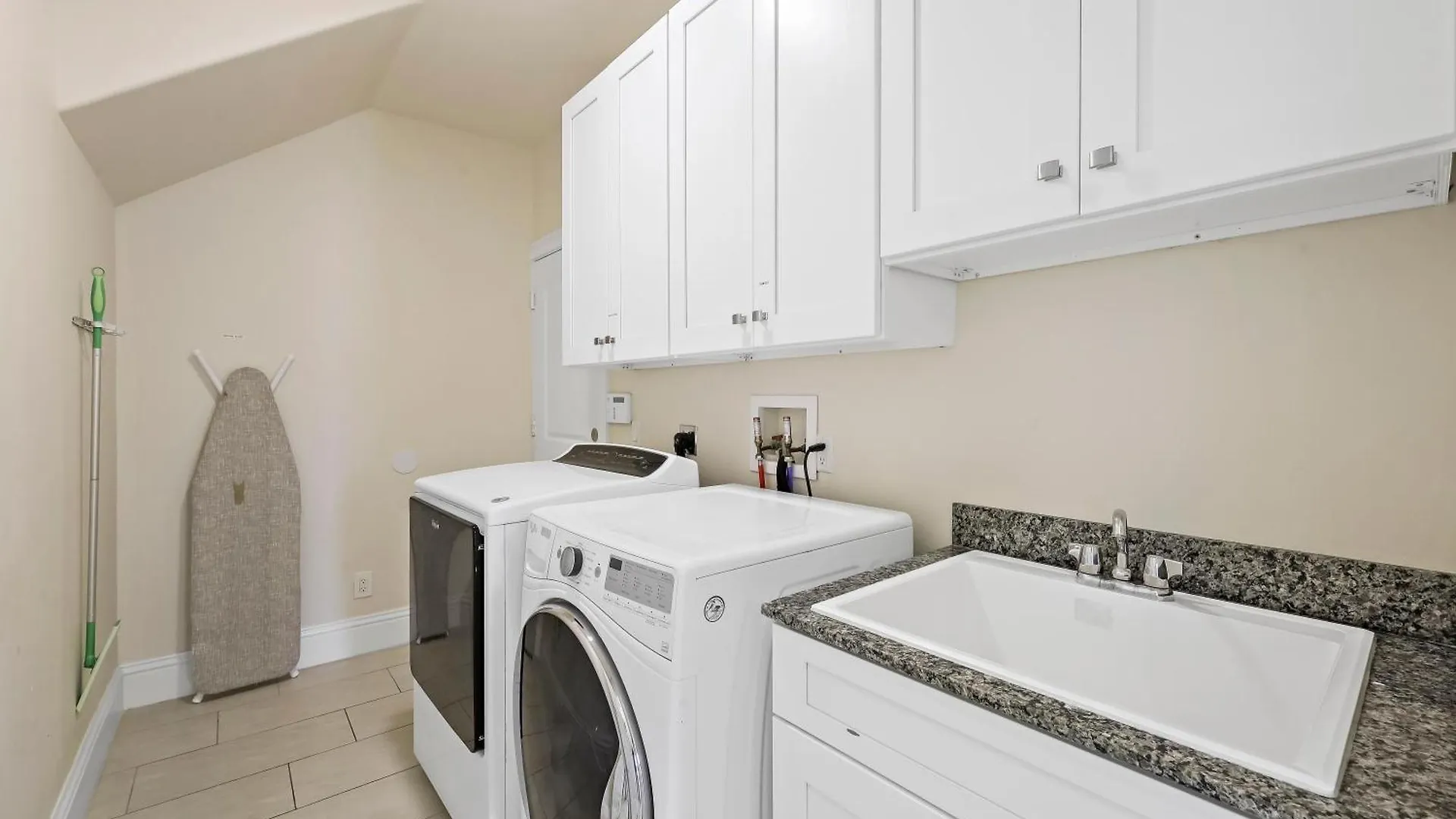 Holiday home 183 Leeward Court