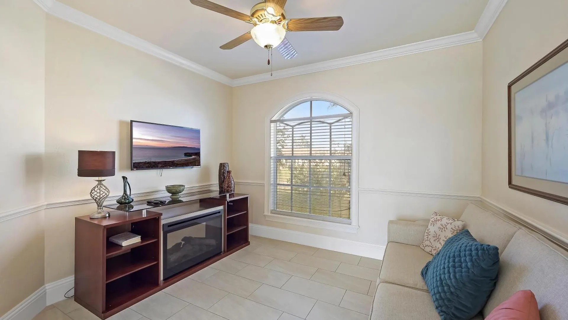 183 Leeward Court Holiday home *