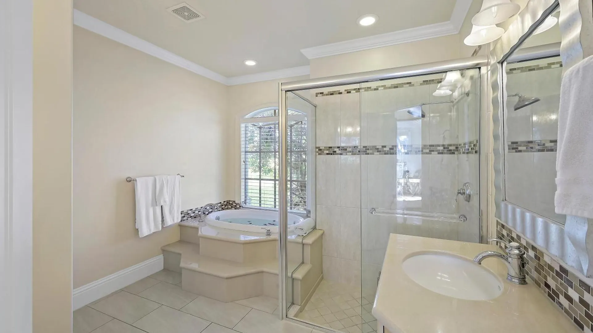Holiday home 183 Leeward Court *
