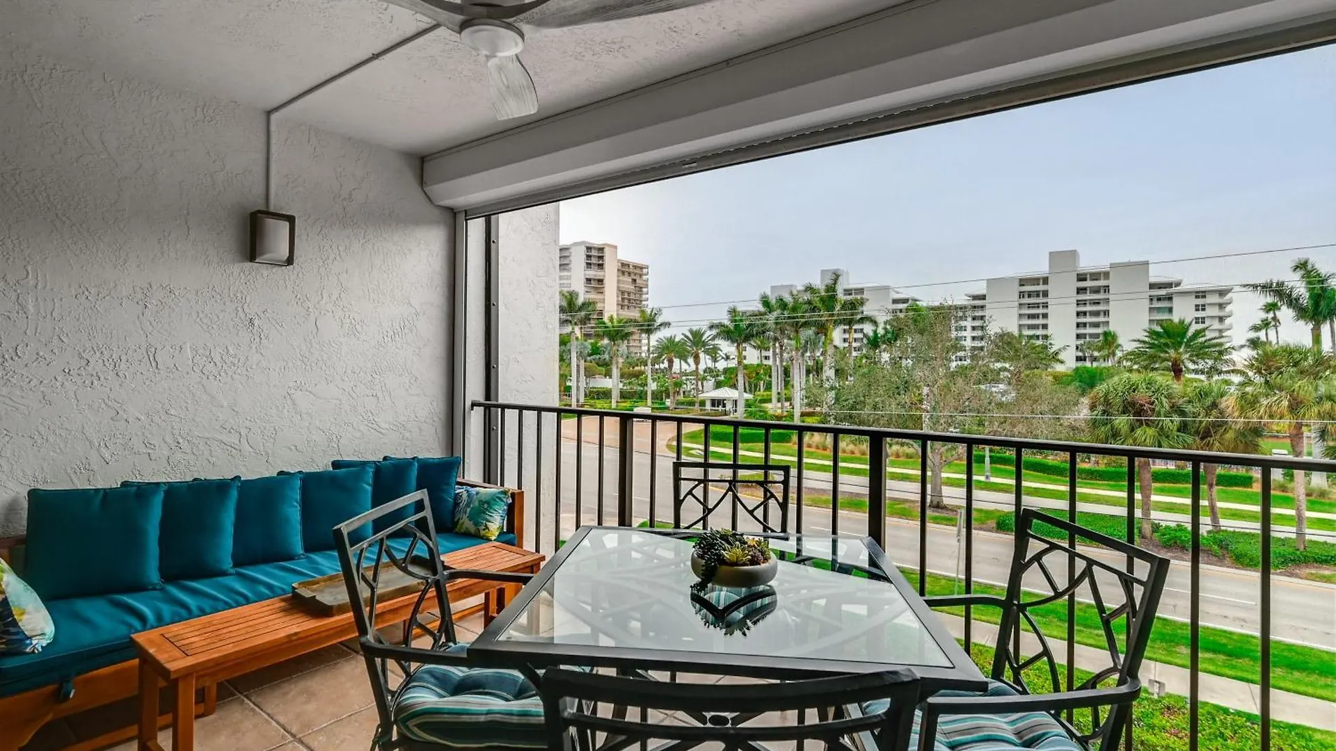 Beachy With Amenities! * Marco Island