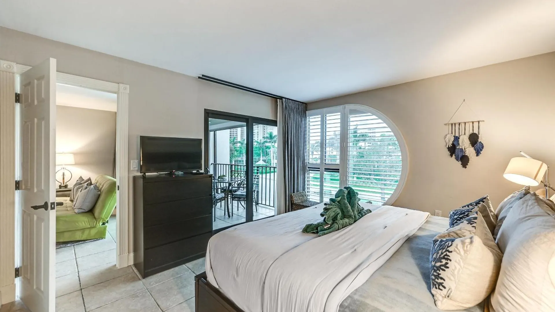 Beachy With Amenities! Apartment Marco Island