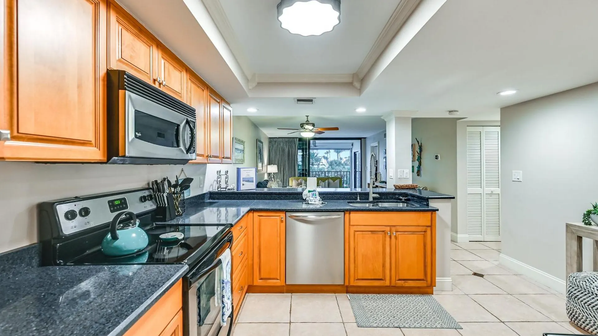 Apartment Beachy With Amenities!