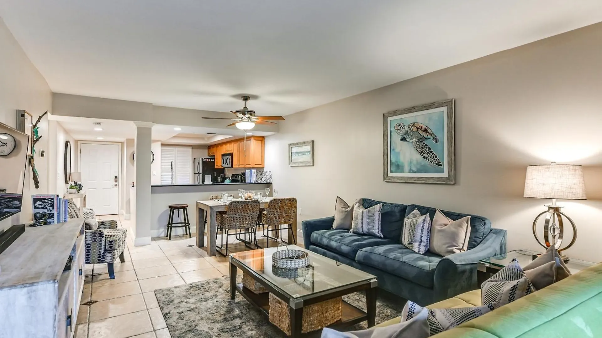 Beachy With Amenities! *