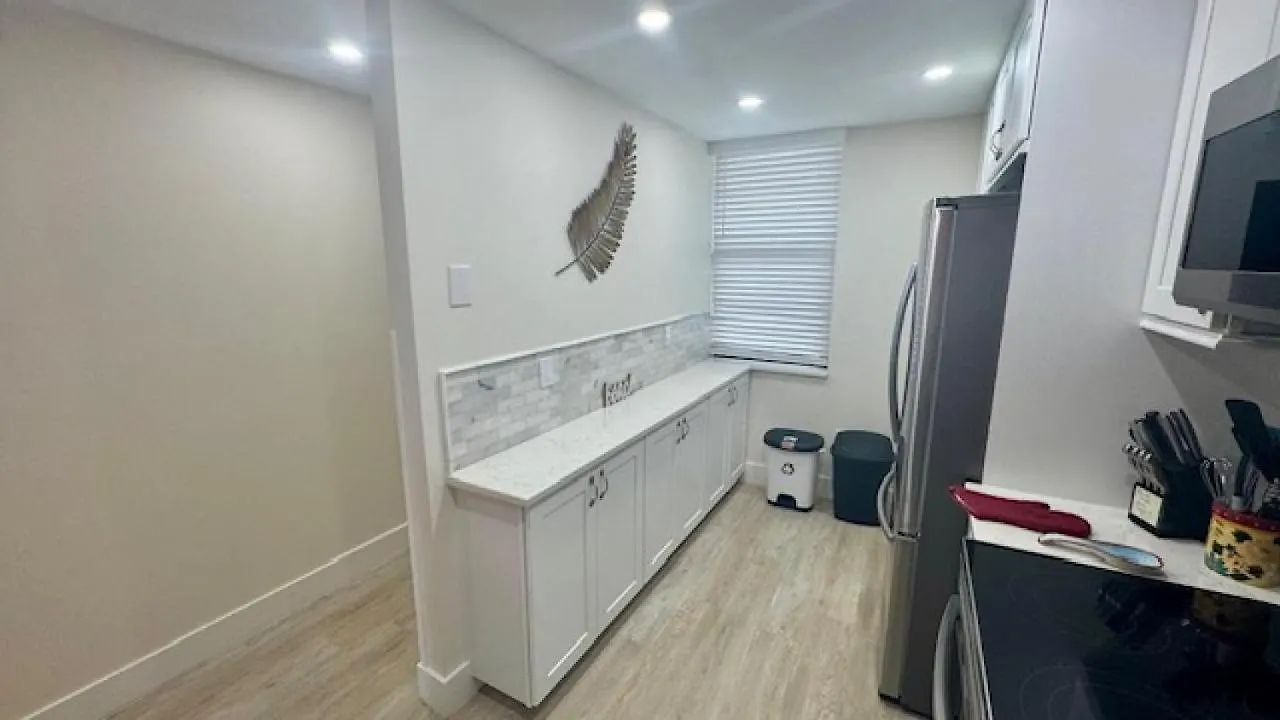Renovated And Beachfront, Paradise Awaits! Holiday home
