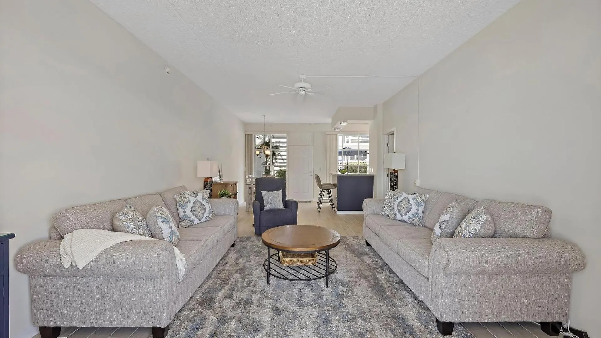 Pavilion Club Unit B-3 Holiday home Marco Island
