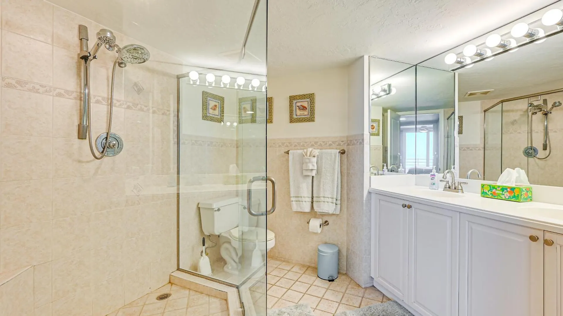 Apartment Oceanfront Escape With Access!