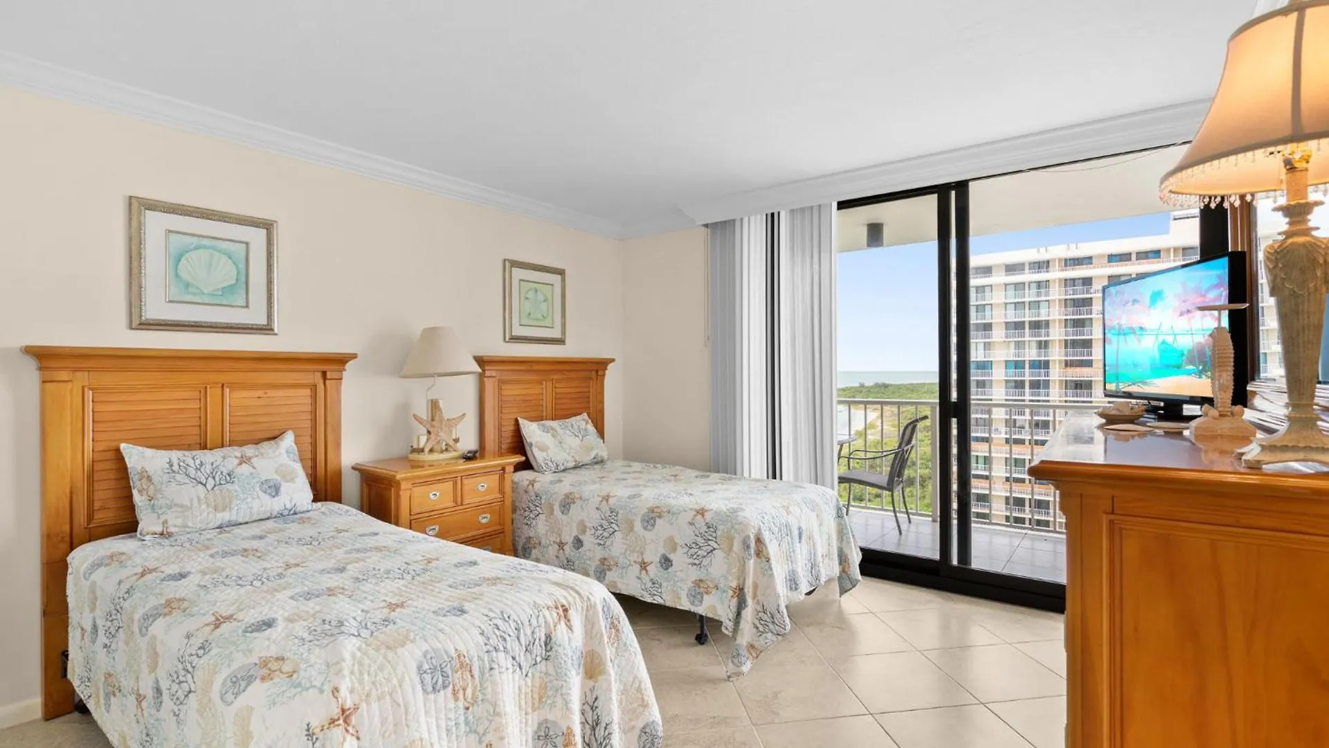 Sun, Sand, And Serenity I Beachfront On Holiday home Marco Island