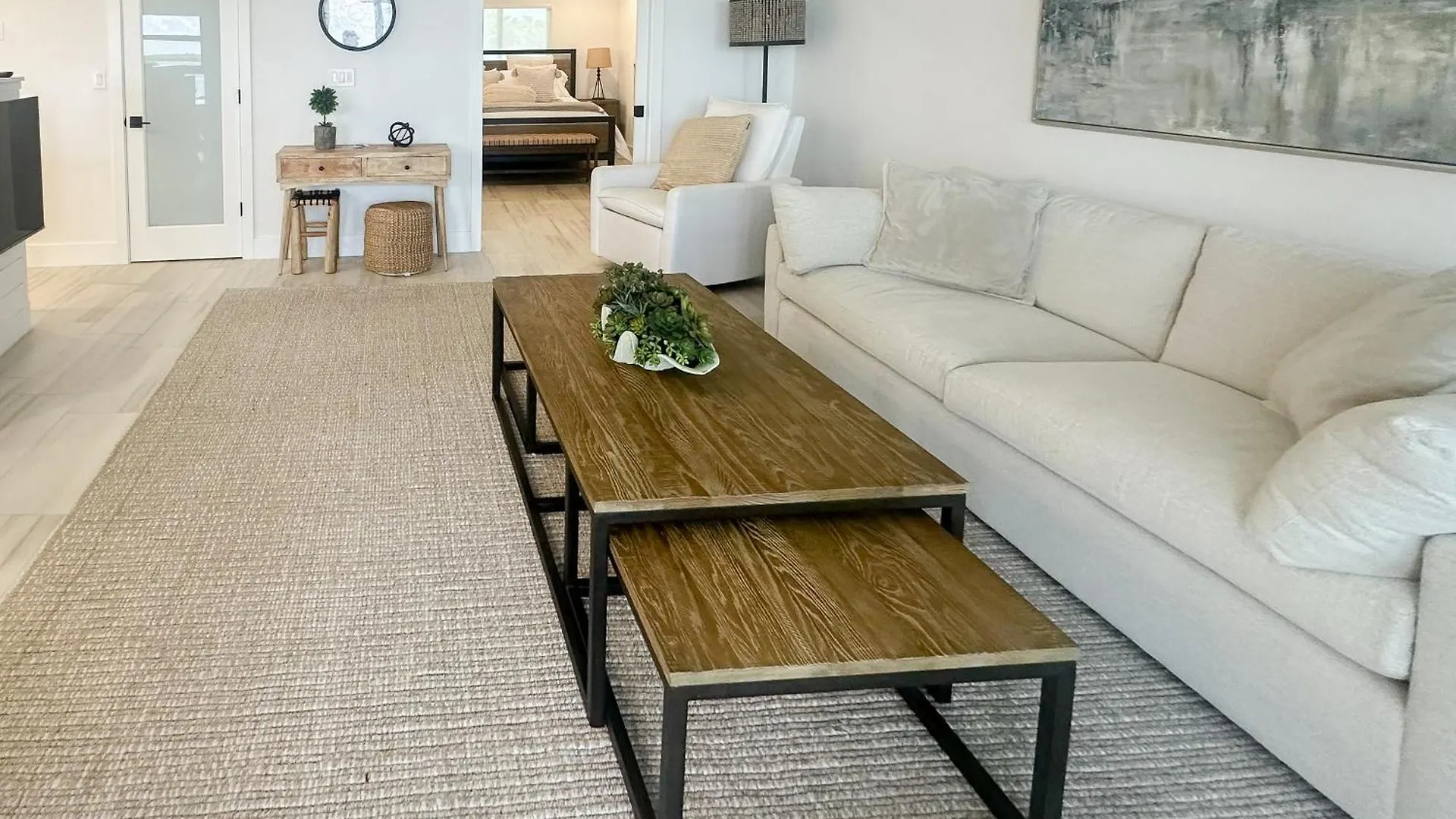Sunny Days And Blissful Waves In Riverside Apartment *