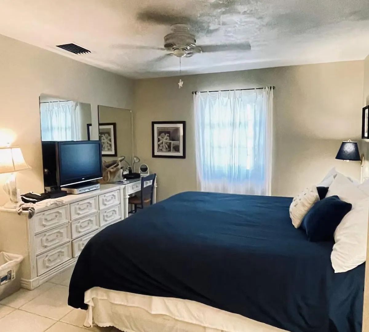 Short Walk To Access I Waterfront 3 Bed Holiday home Marco Island