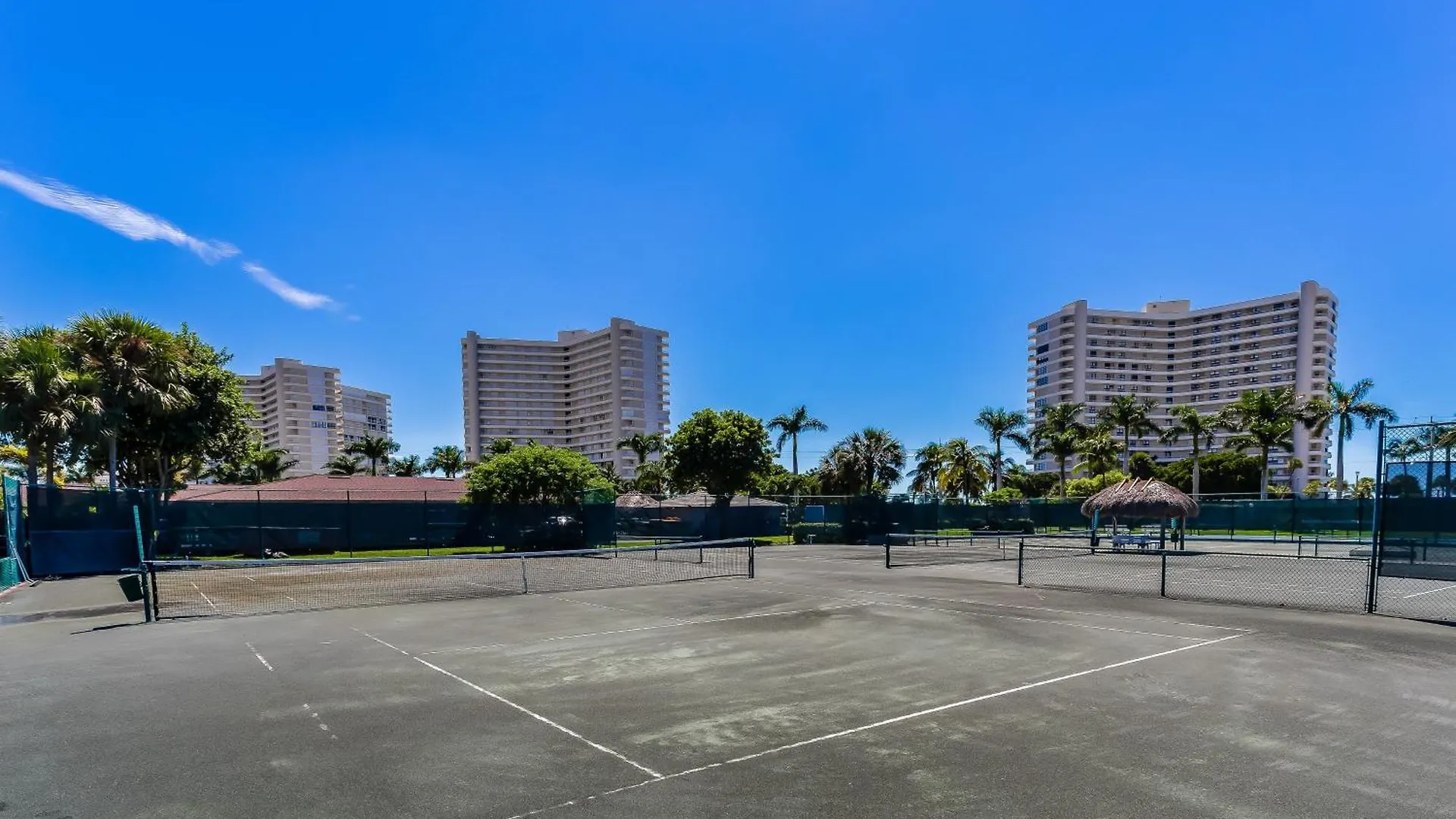 South Seas Ocean Please Apartment