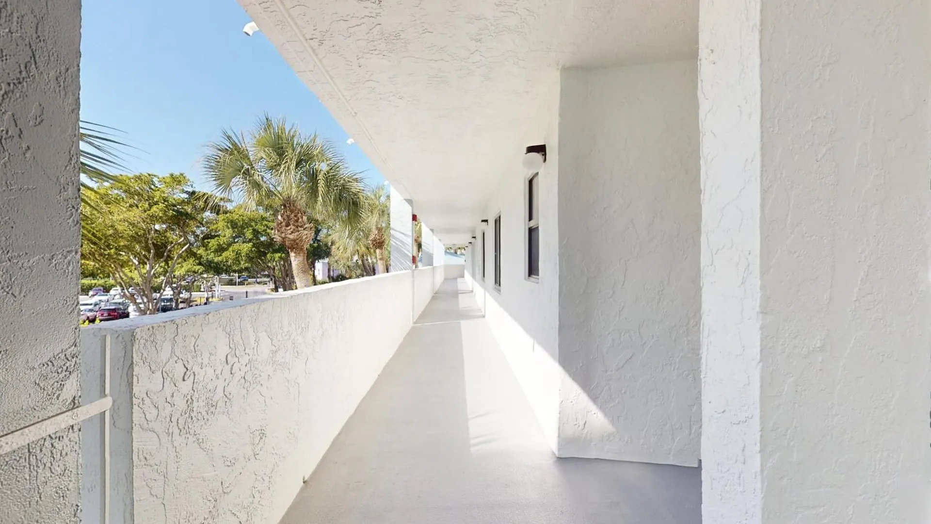 Retreat, Relax, & Repeat In Riverside Apartment Marco Island