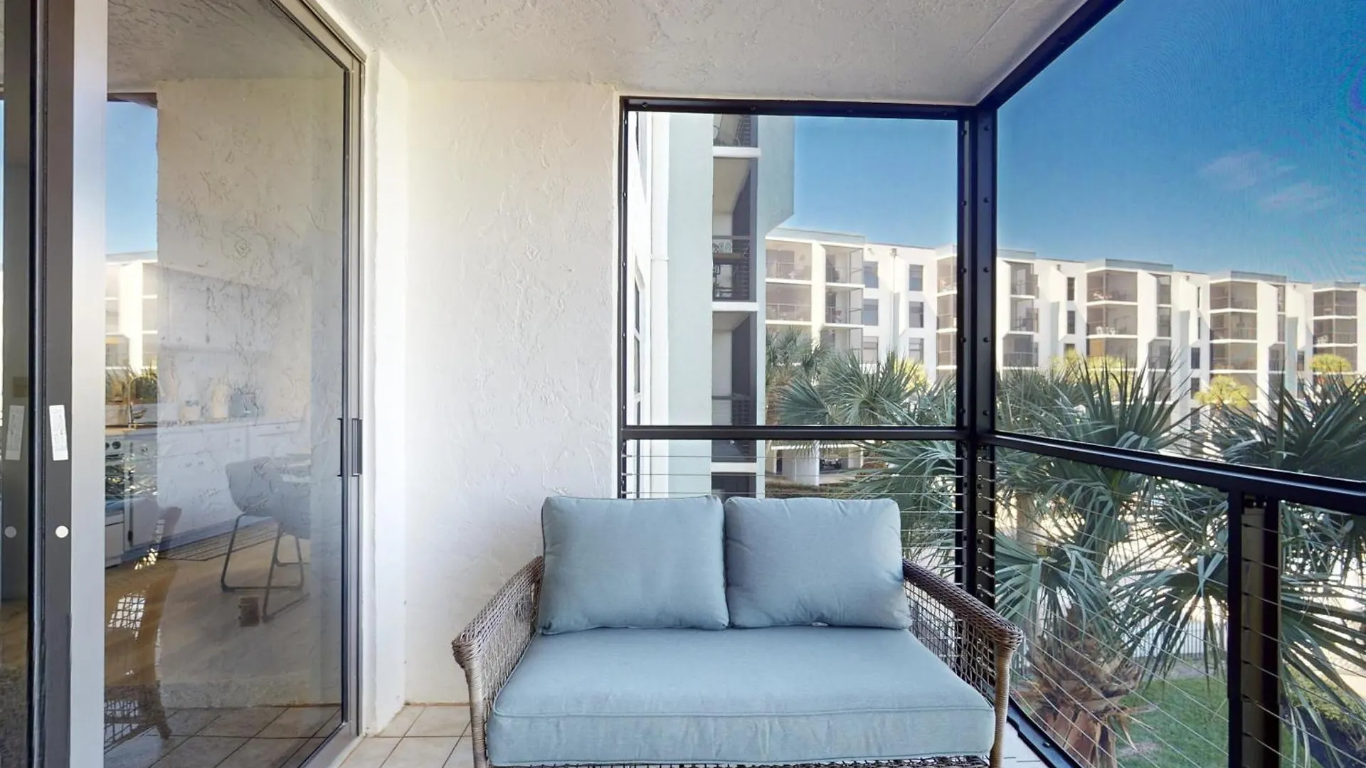 Apartment Retreat, Relax, & Repeat In Riverside