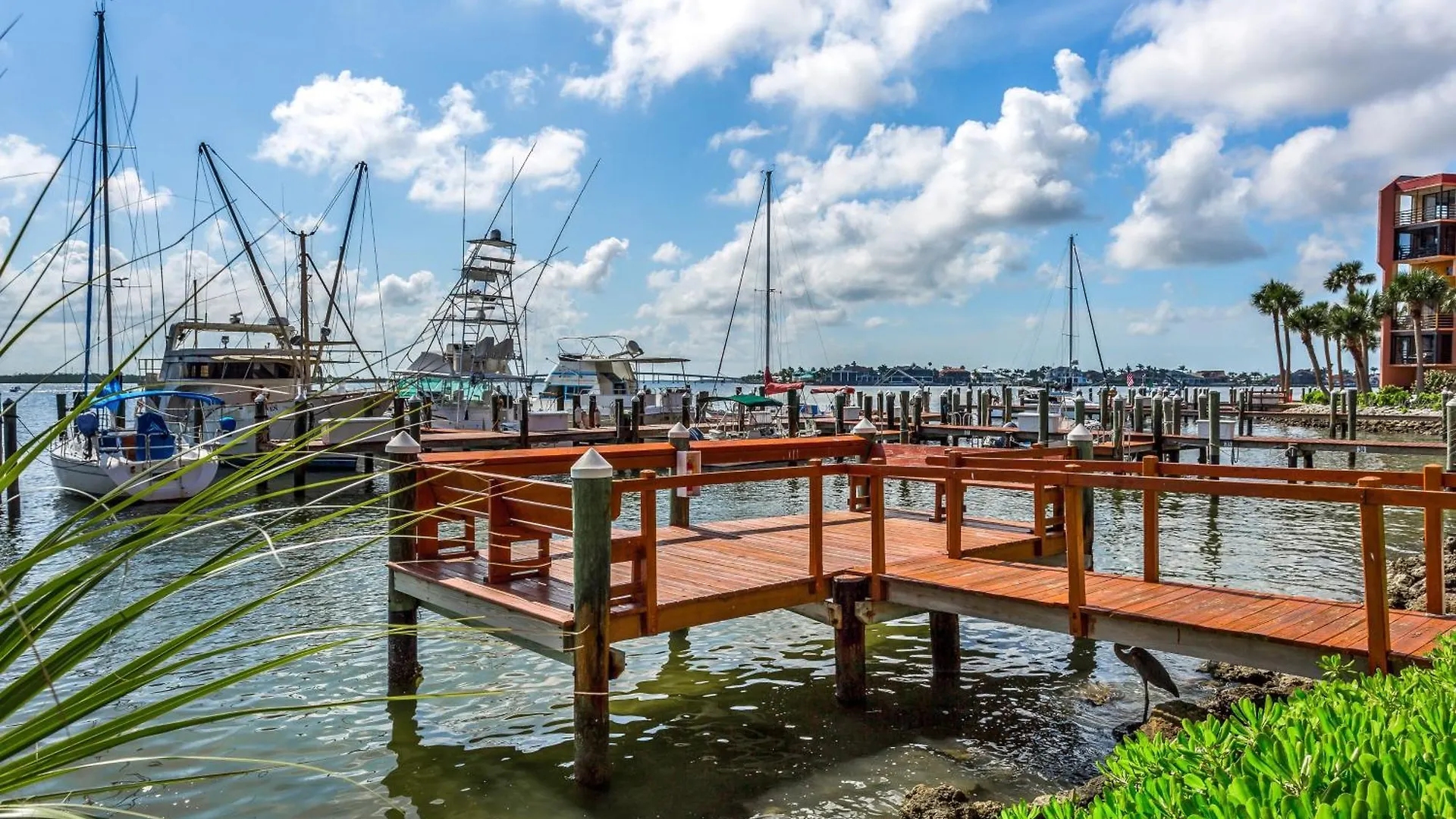 Retreat, Relax, & Repeat In Riverside Apartment Marco Island