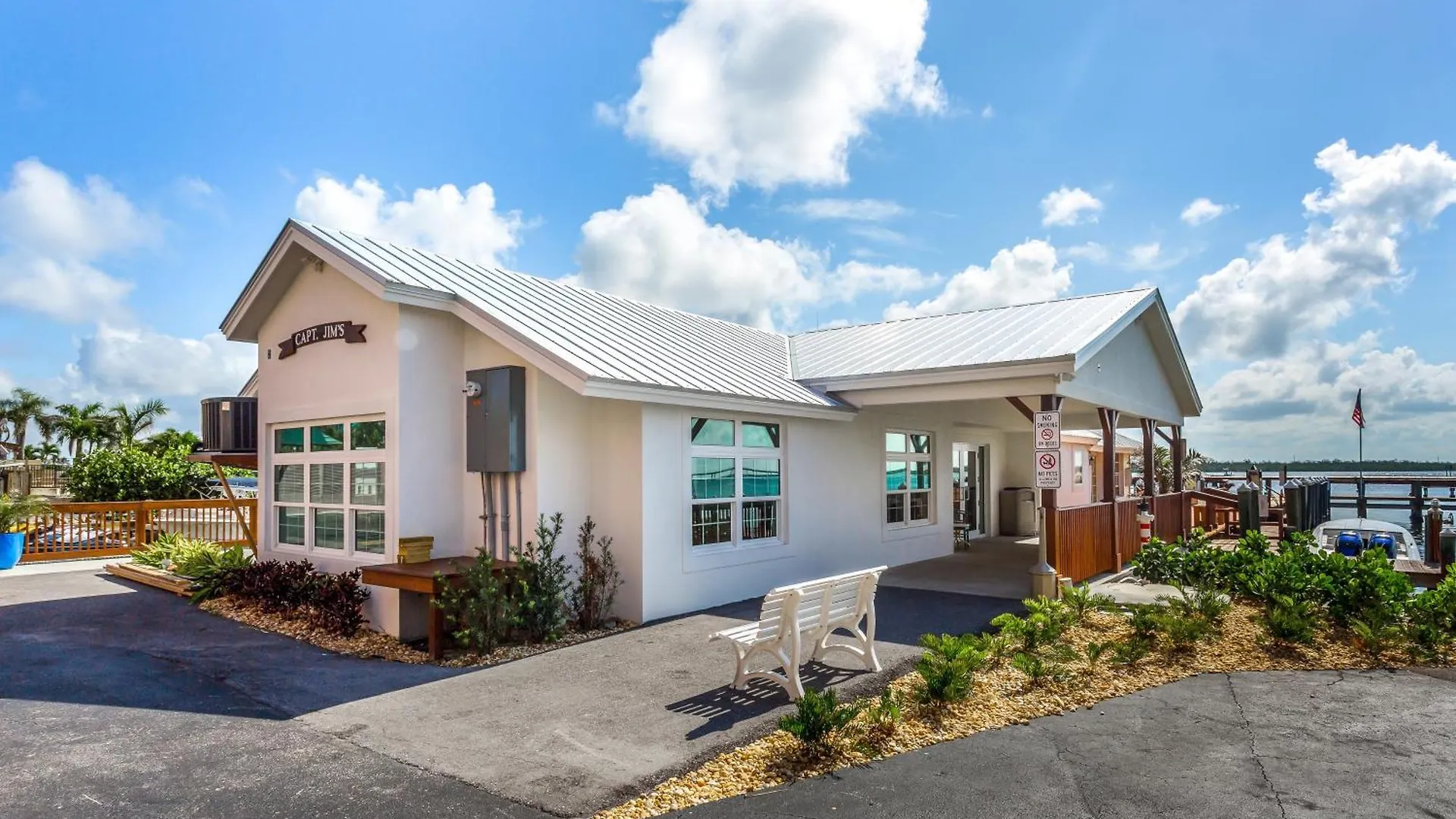 Retreat, Relax, & Repeat In Riverside * Marco Island