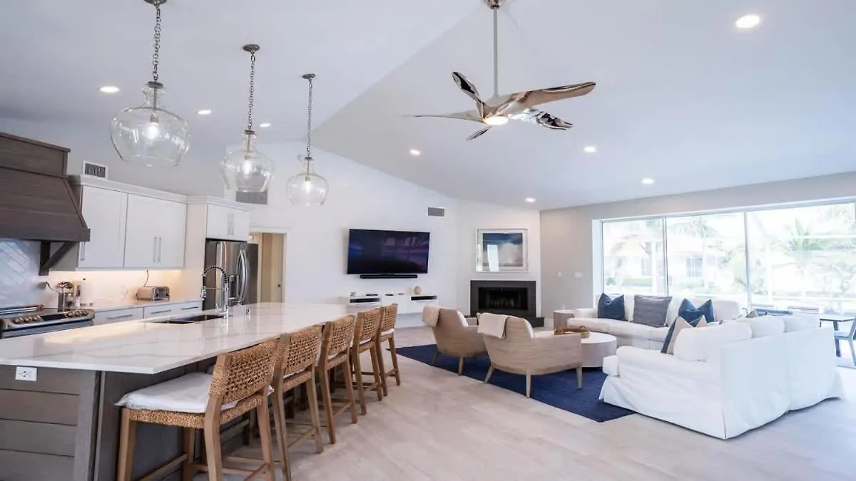 Waterfront Escape With Pool Marco Island