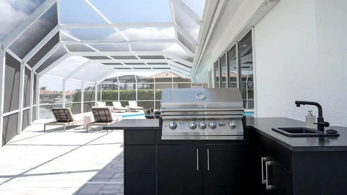 Waterfront Escape With Pool Marco Island