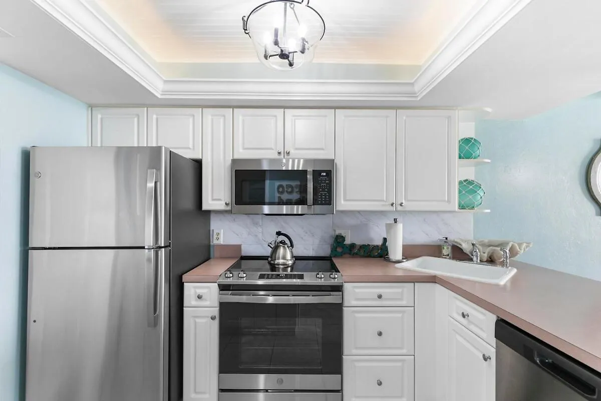 Apartment New Listing-pristine Cozy Ocean Penthouse