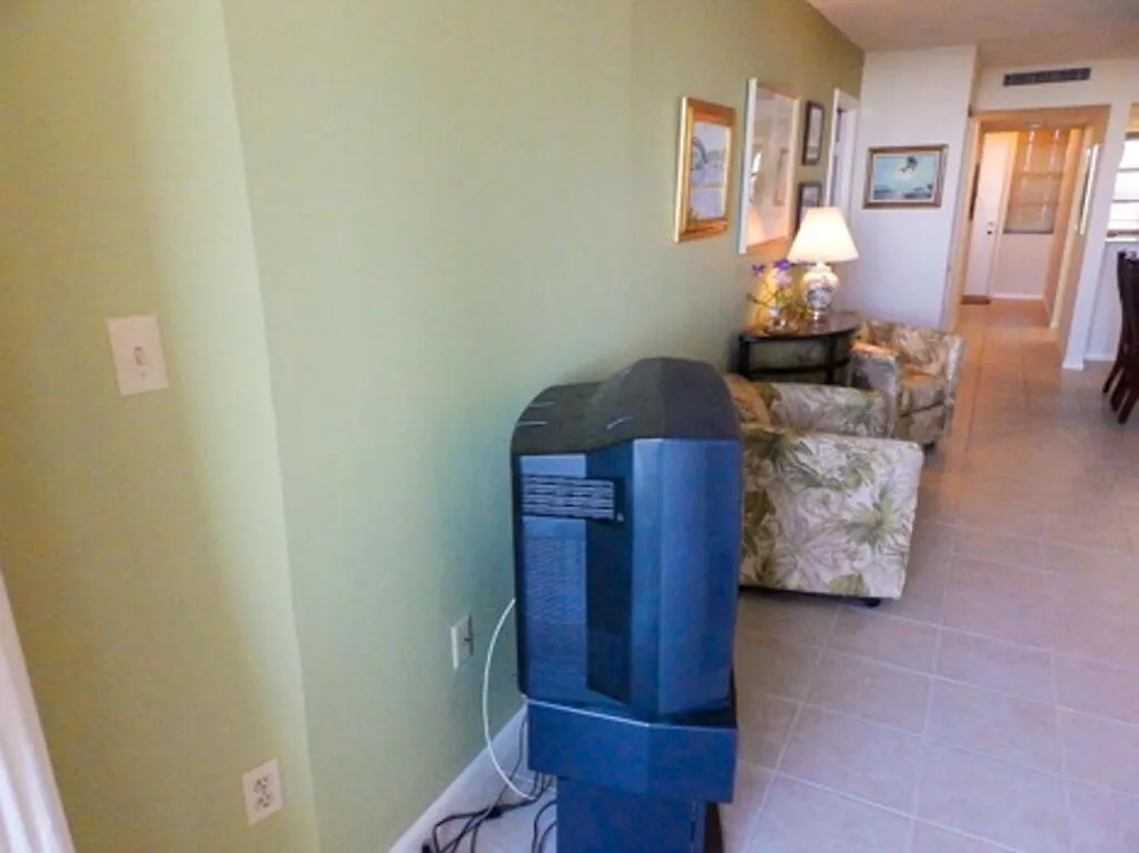 South Seas Tower 4-701 Apartment *