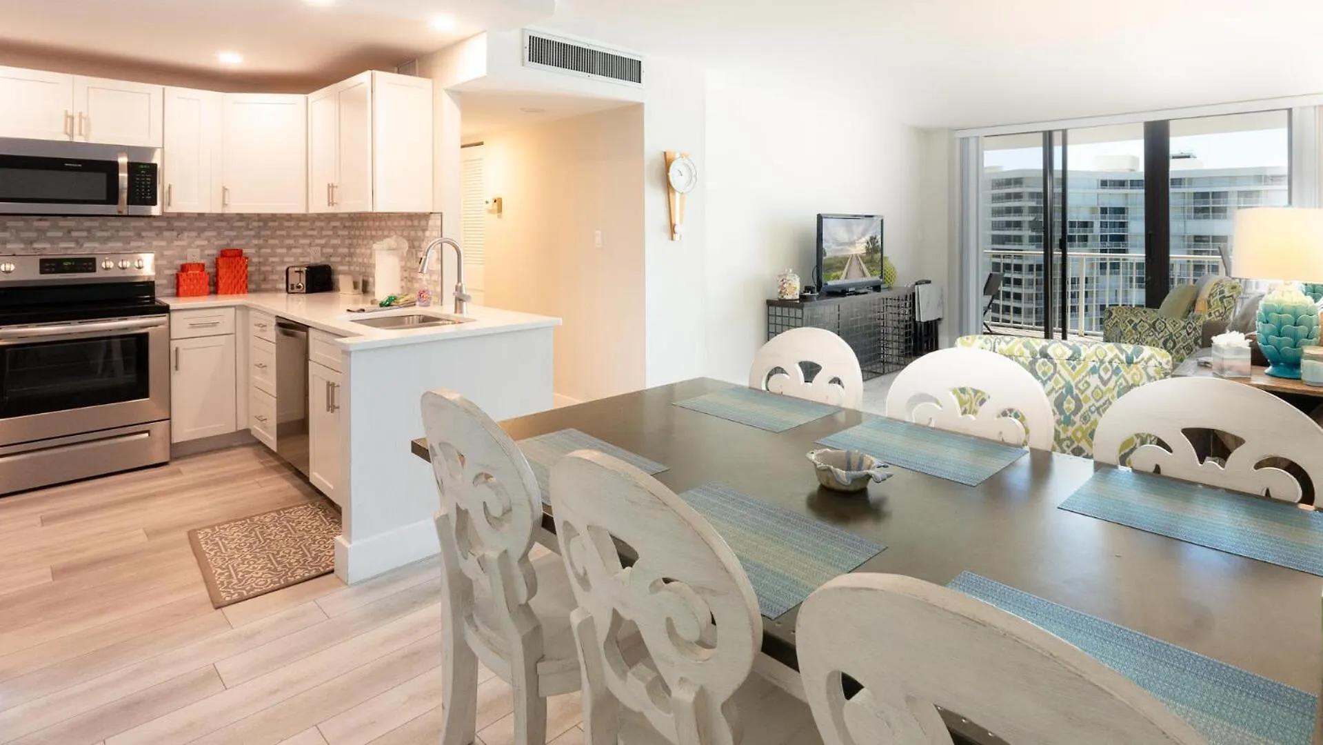 South Seas Tower 3-1709 Apartment *