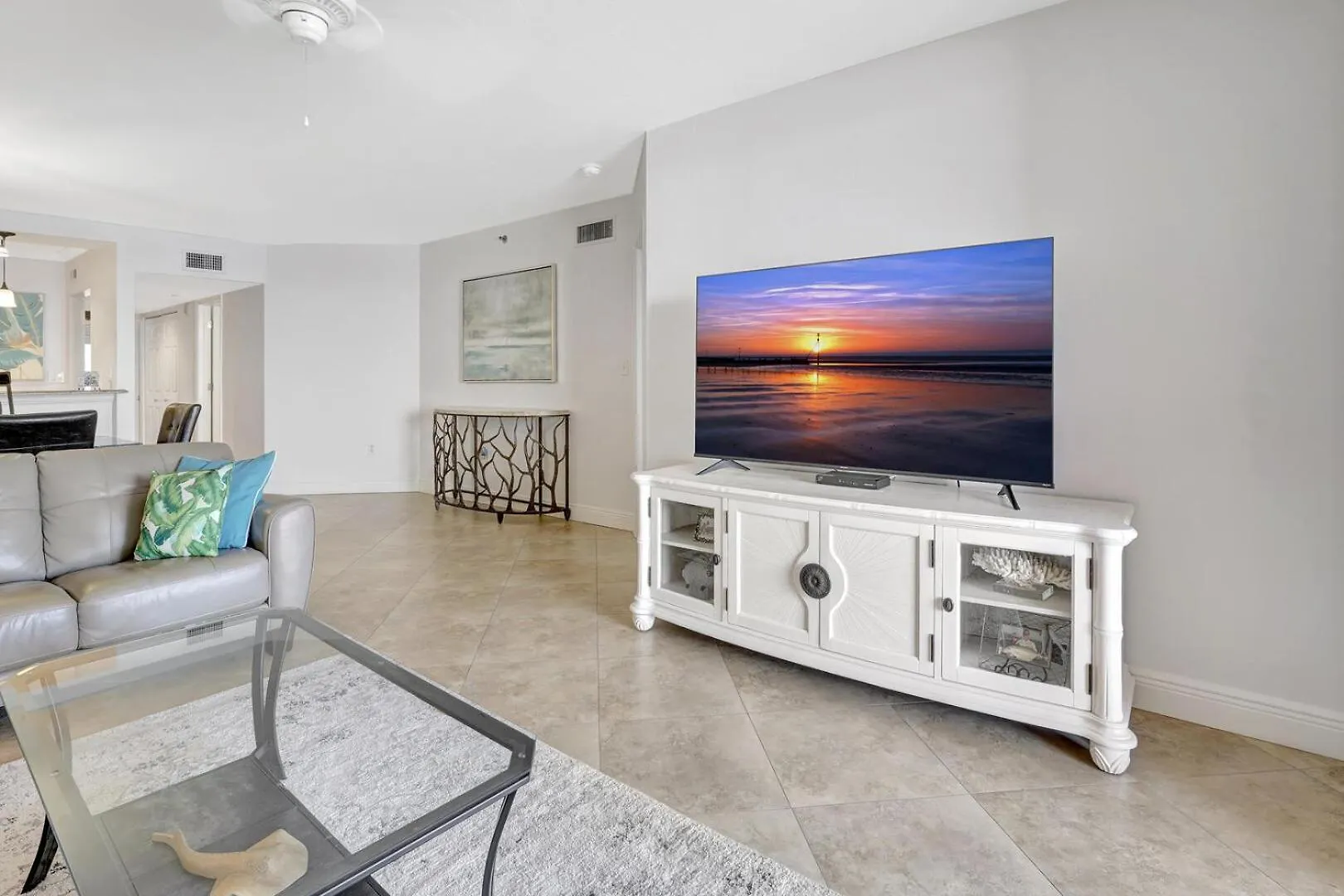 Apartment Somerset 609
