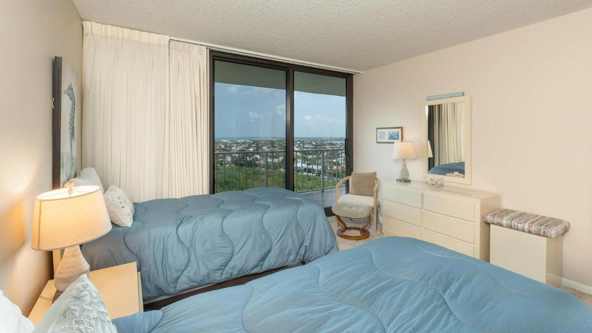 Apartment South Seas Tower 4-1612 *