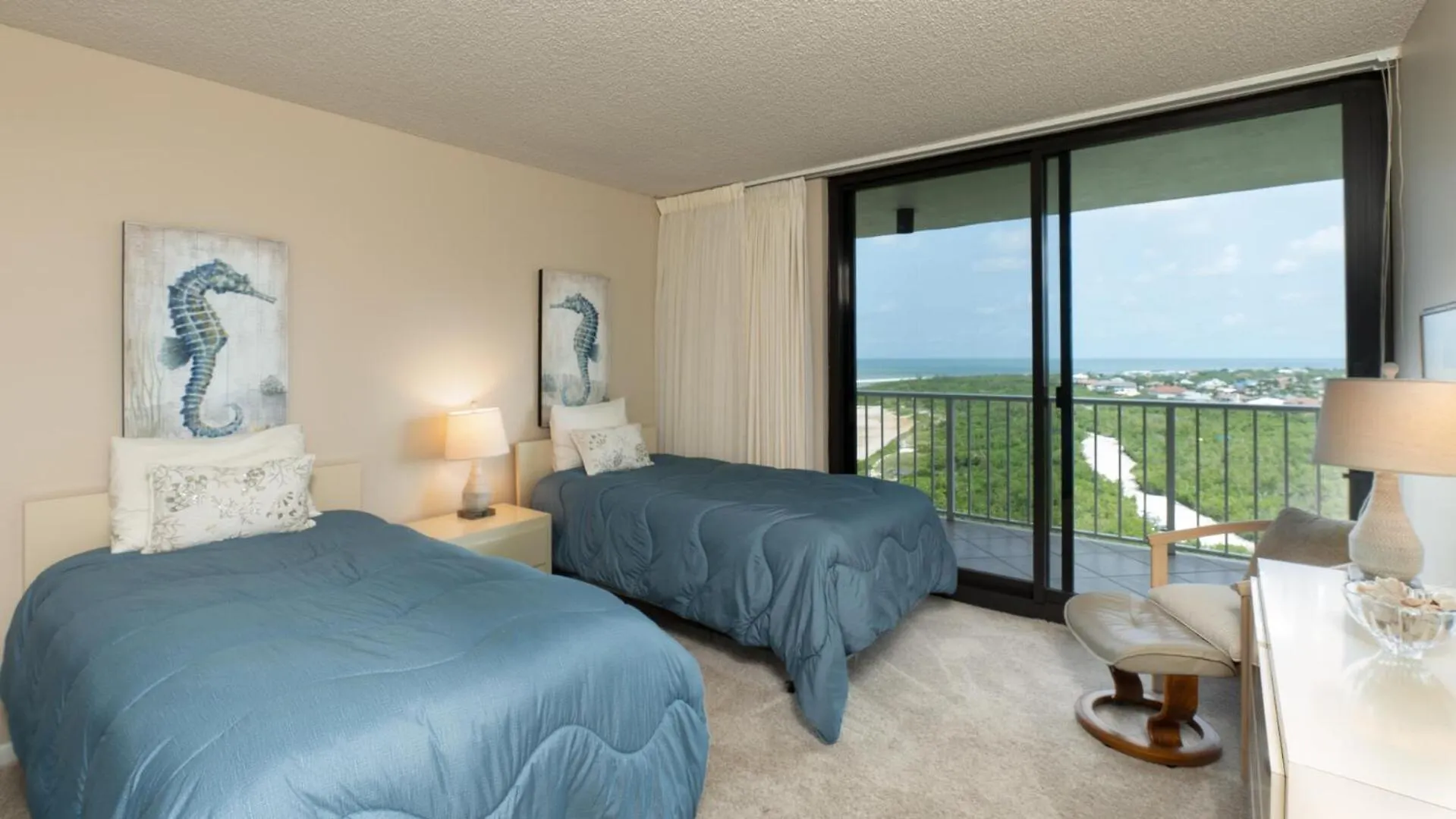 Apartment South Seas Tower 4-1612