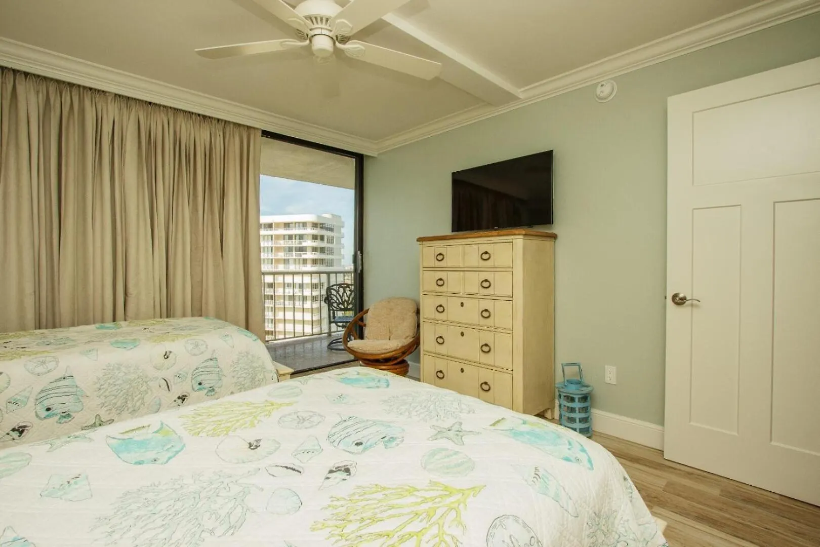 Apartment South Seas Tower 3-1612