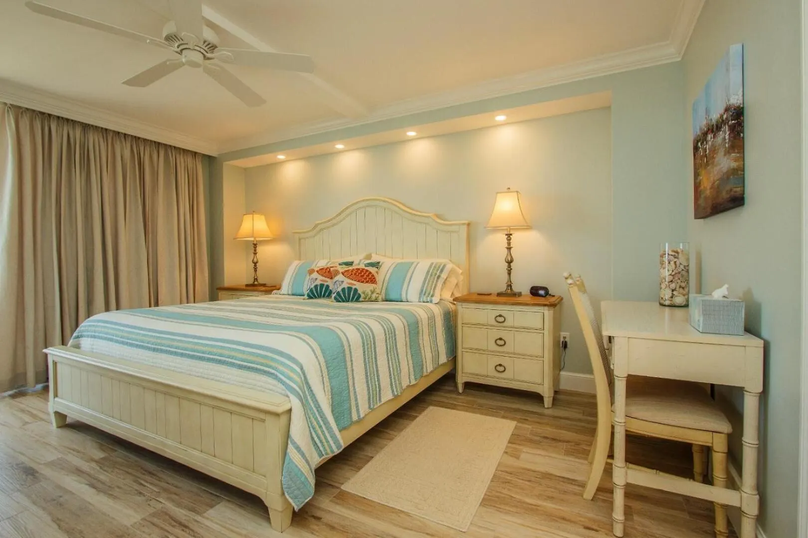 Apartment South Seas Tower 3-1612