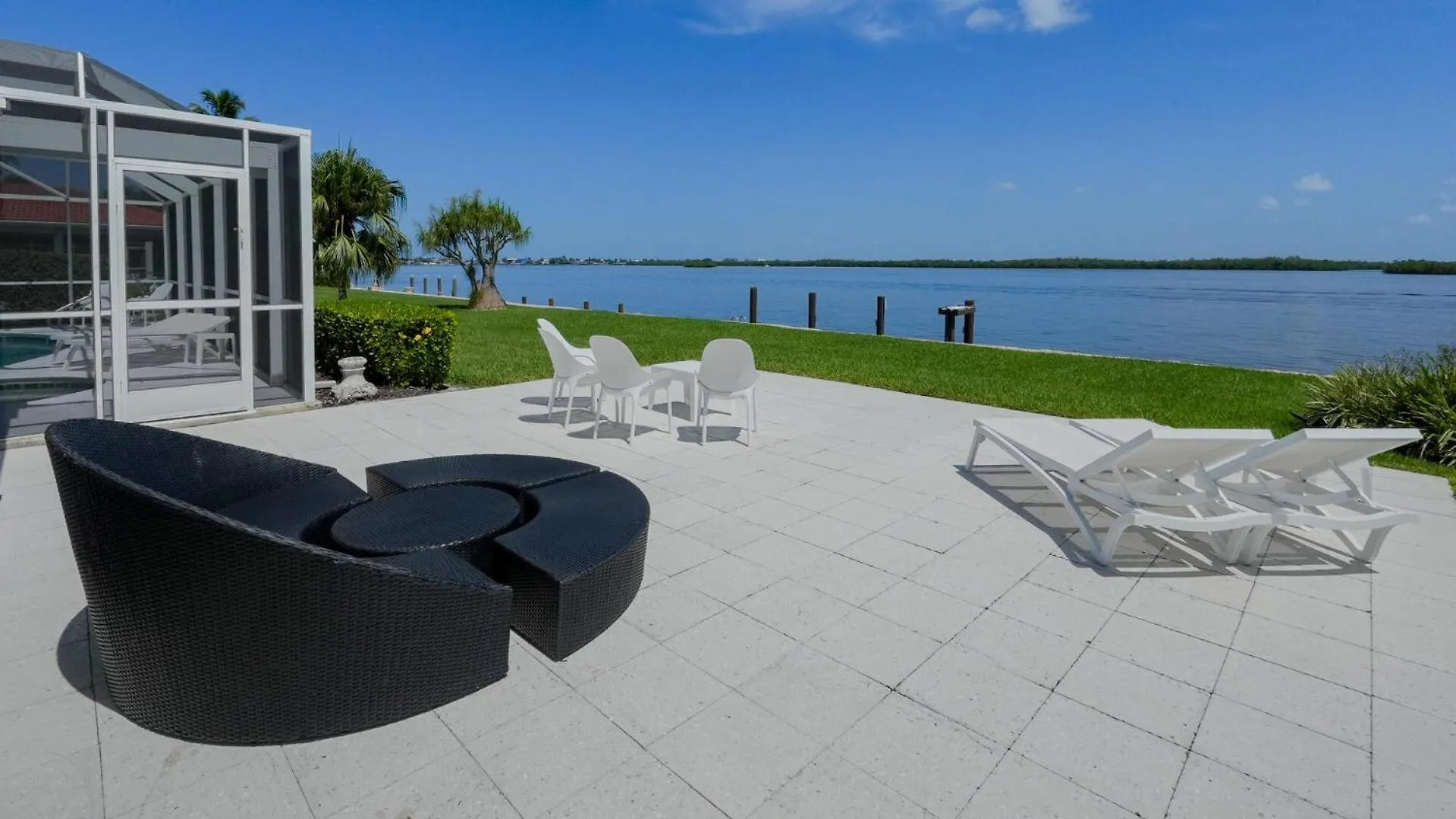 1272 Laurel Court * Marco Island