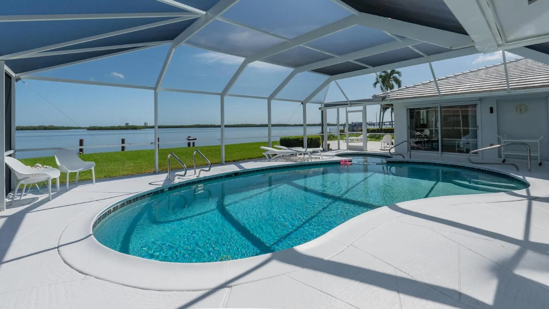 1272 Laurel Court Holiday home Marco Island
