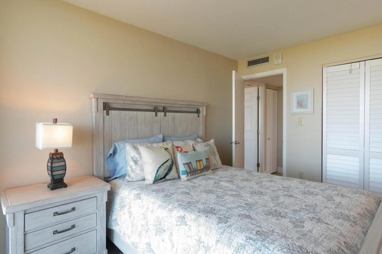South Seas Tower 4-1212