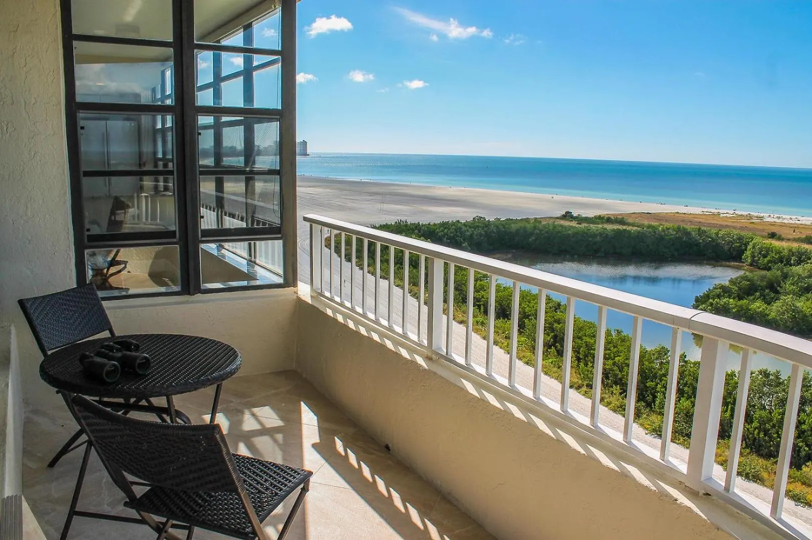 Apartment South Seas Tower 4-1212 *
