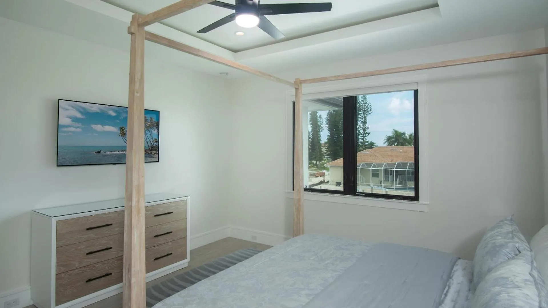 1110 Abbeville Court * Marco Island