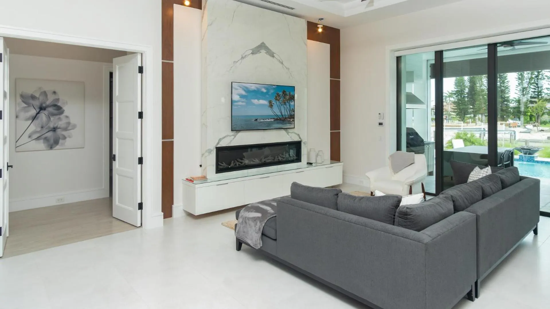 1110 Abbeville Court * Marco Island
