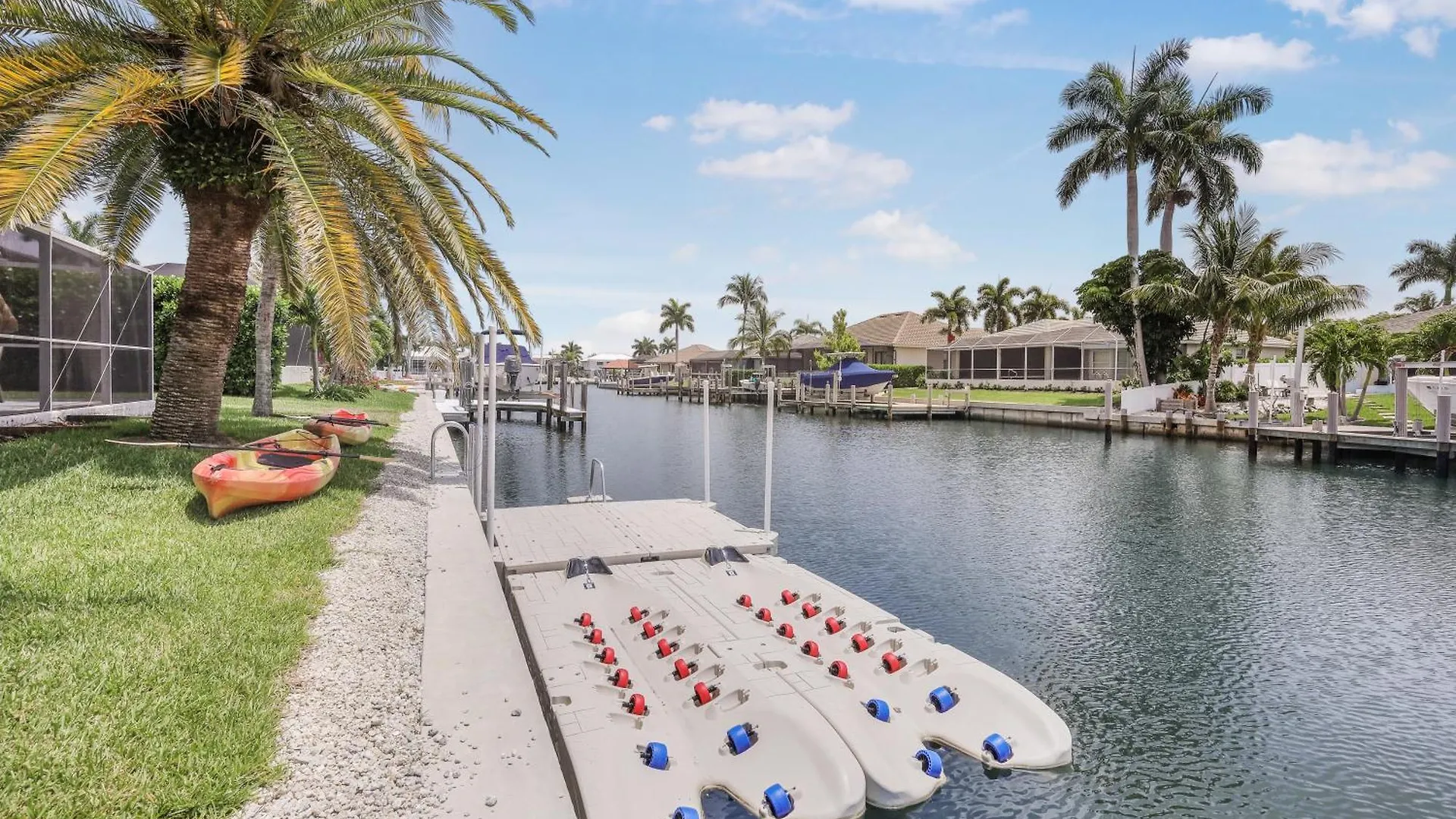 A Splash Of Paradise I Waterfront 3 Bed On Holiday home *