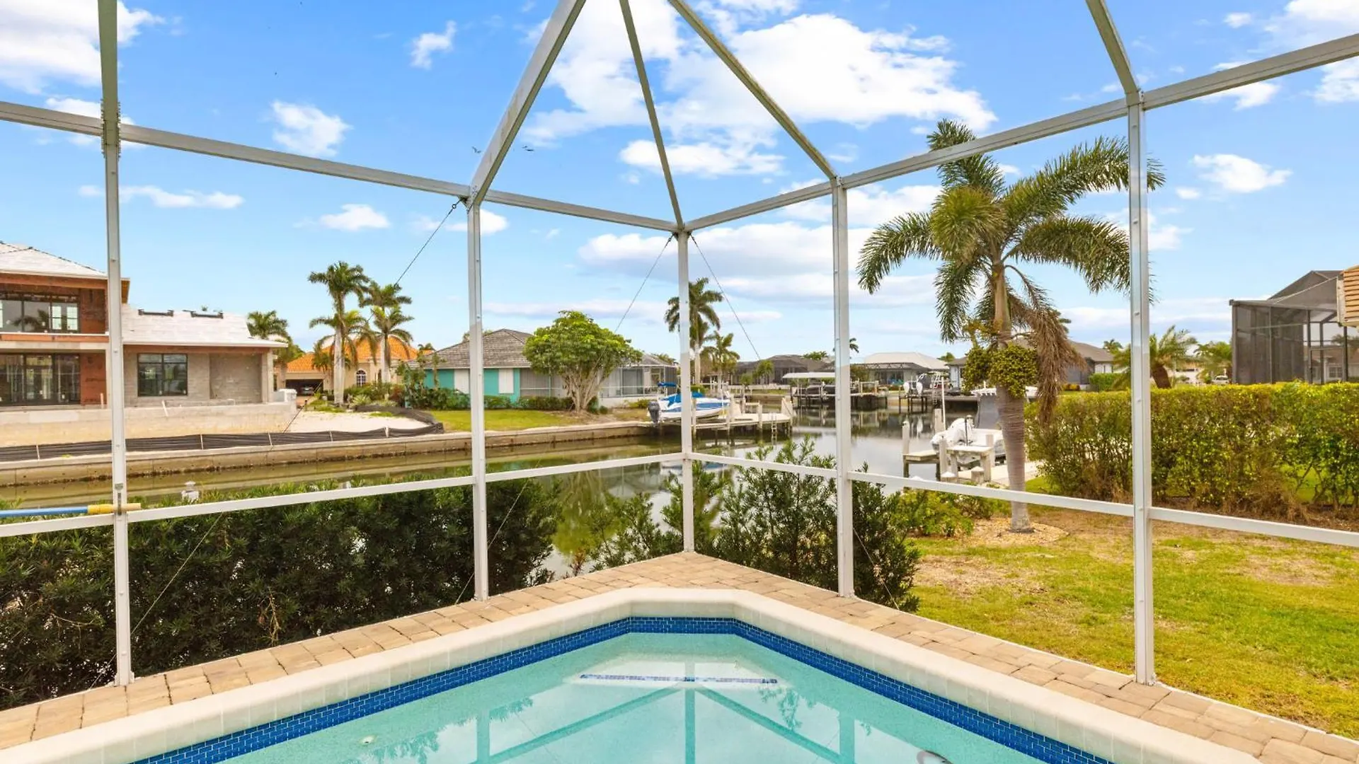 Private On The Water Holiday home