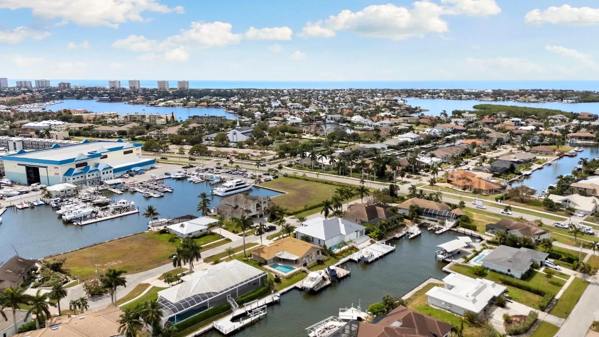 Waterfront Pool House Marco Island