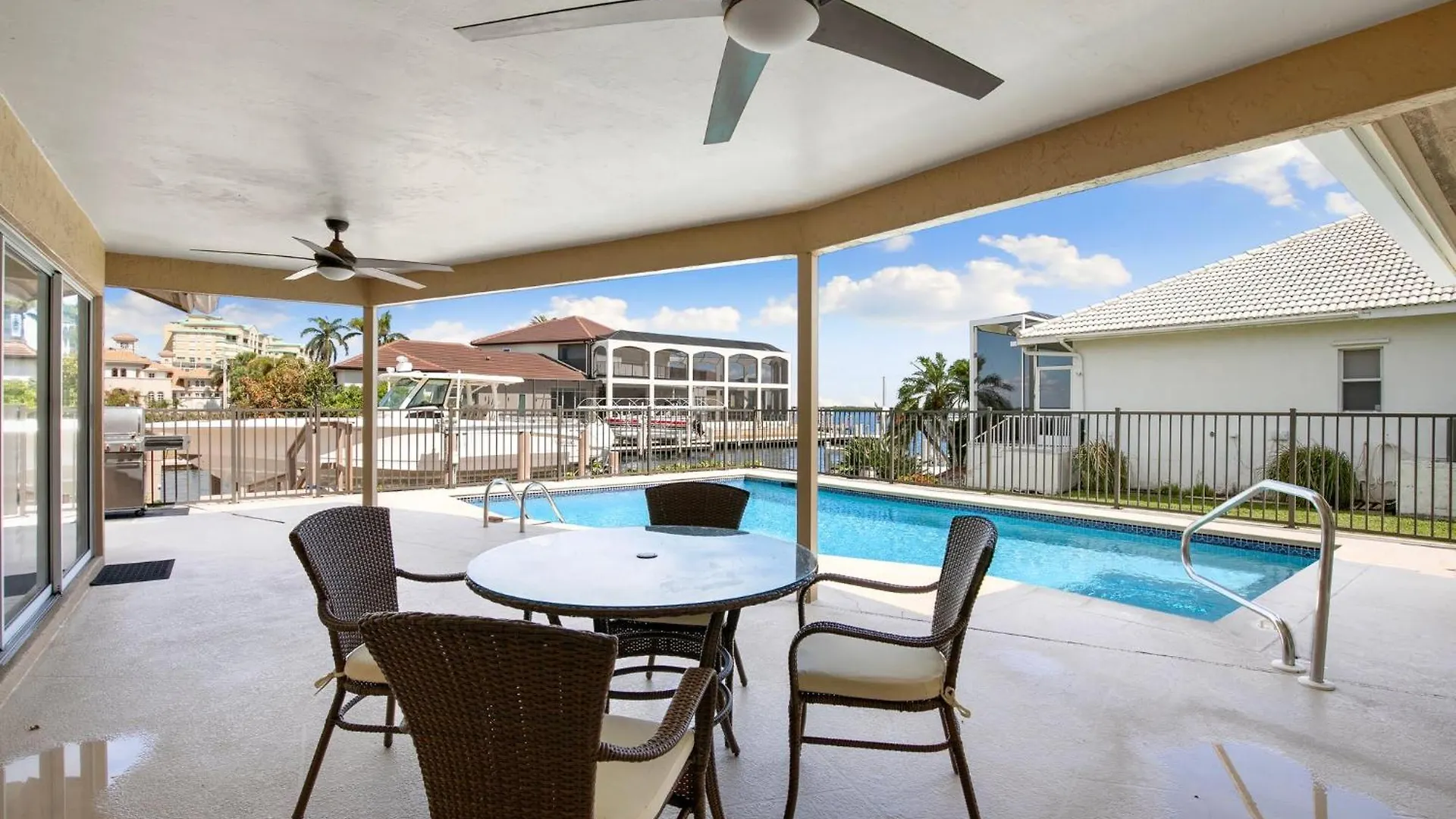Holiday home Waterfront Pool House *