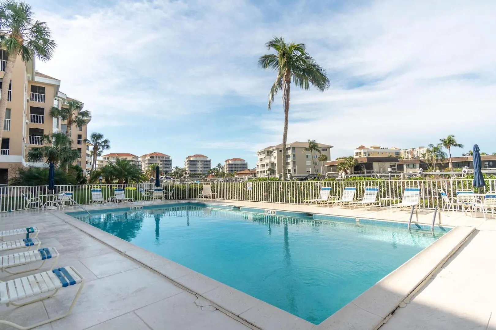 Apartment Islander Cove 402