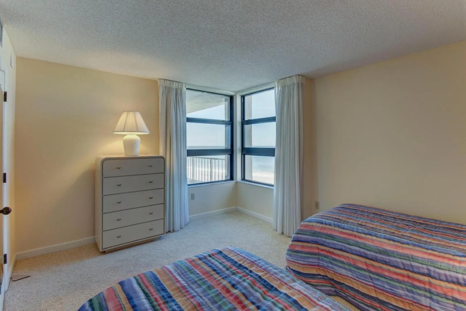 Royal Seafarer 906 Apartment