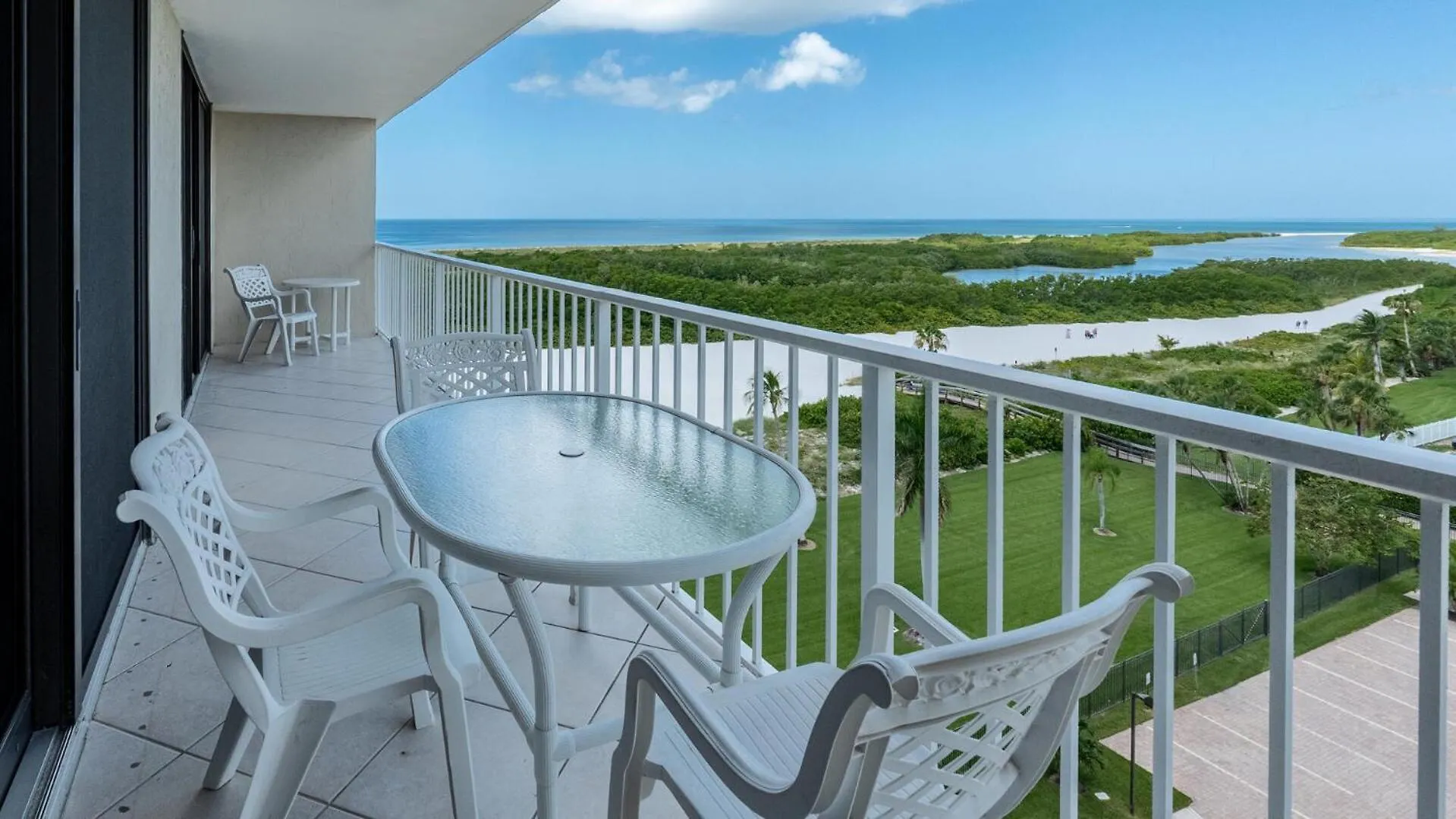 South Seas Tower 2-810 Apartment *