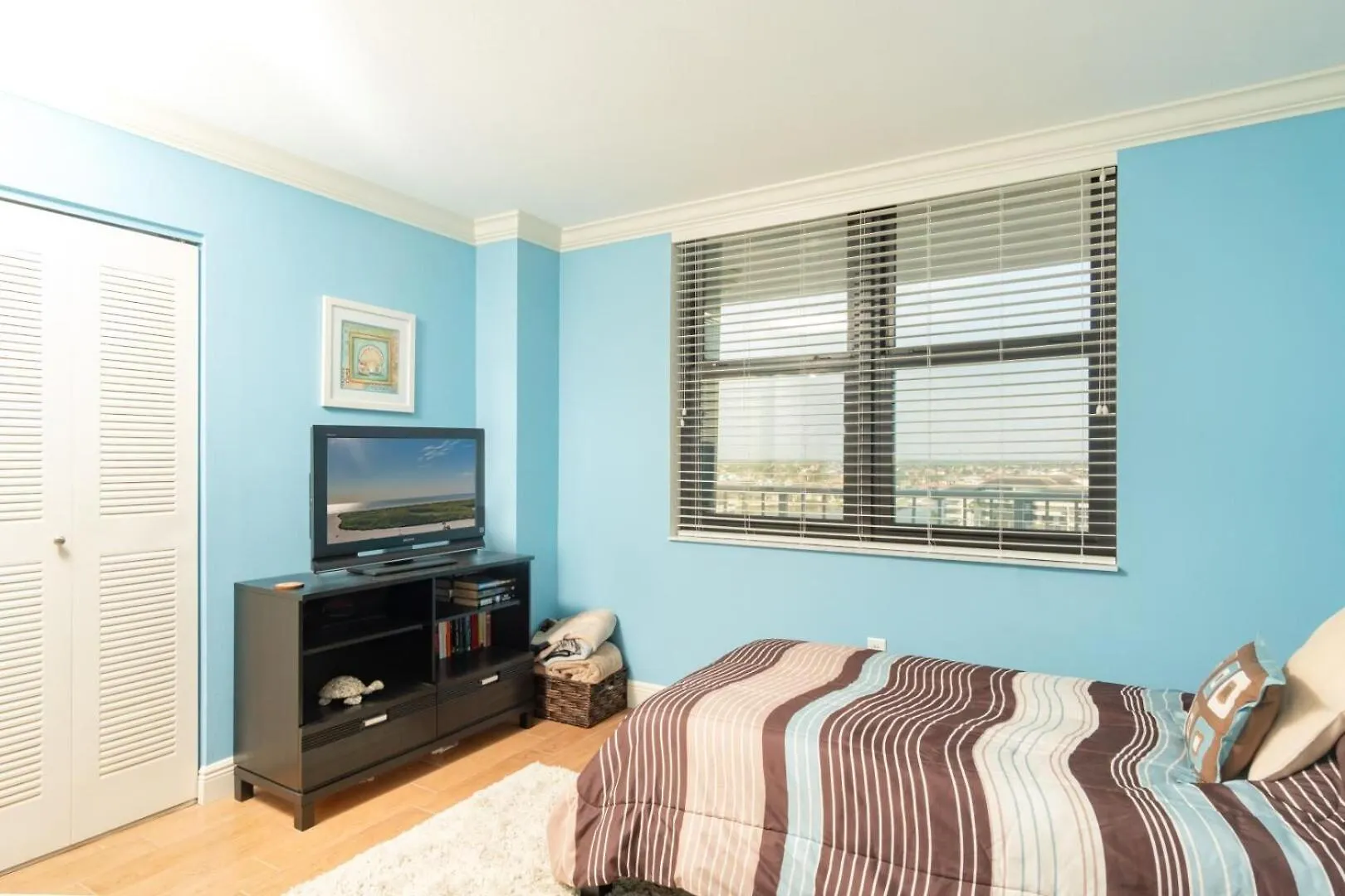 South Seas Tower 2-1002