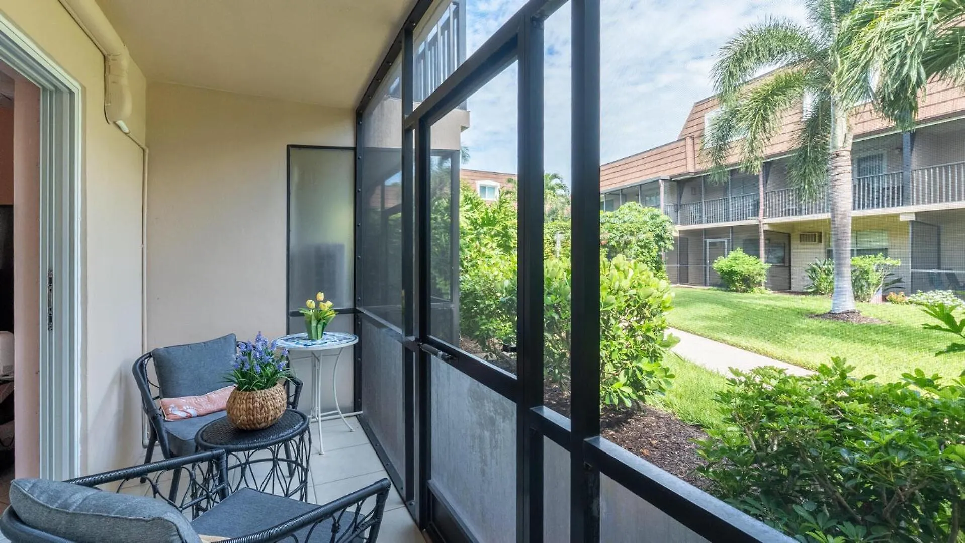 Island Manor G-5 Apartment Marco Island