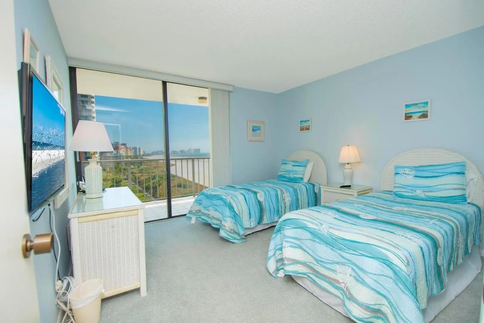 South Seas Tower 3-811 Apartment