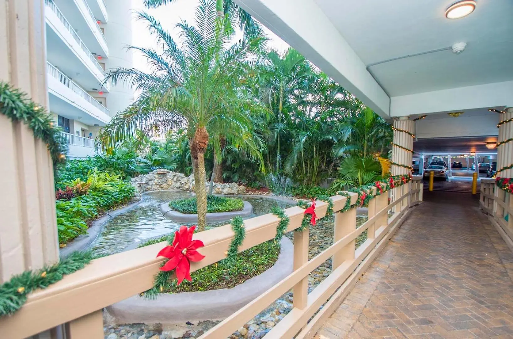 Apartment South Seas Tower 3-811 *