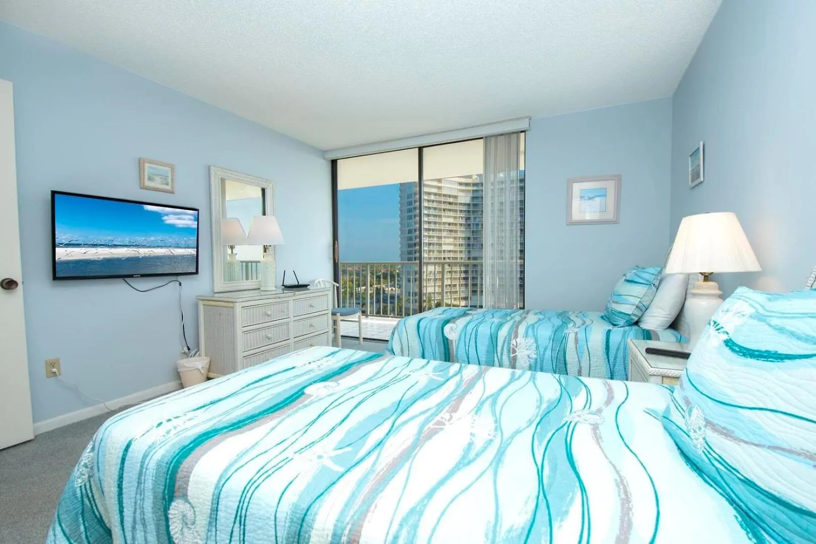 South Seas Tower 3-811 Apartment